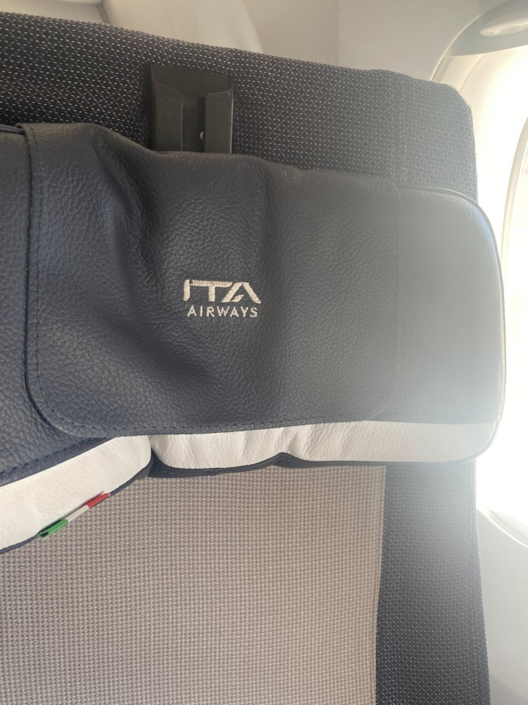 ITA Airways　座席　枕