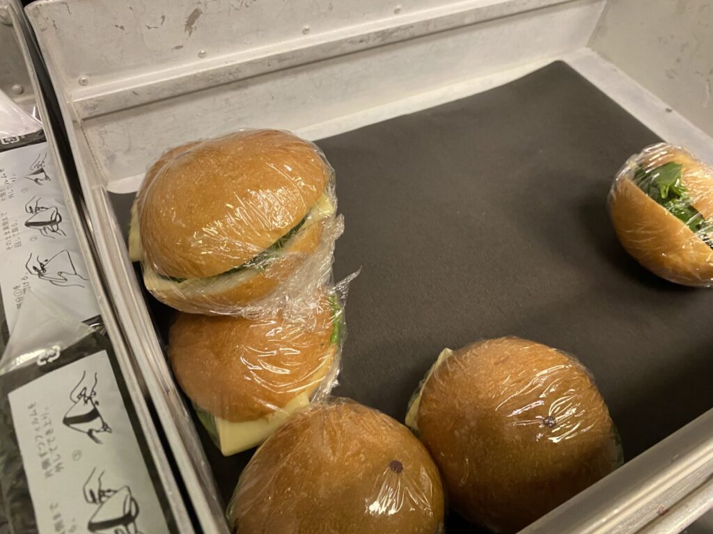 ターキッシュエアラインズTK 51 機内食　軽食　サンドウィッチ