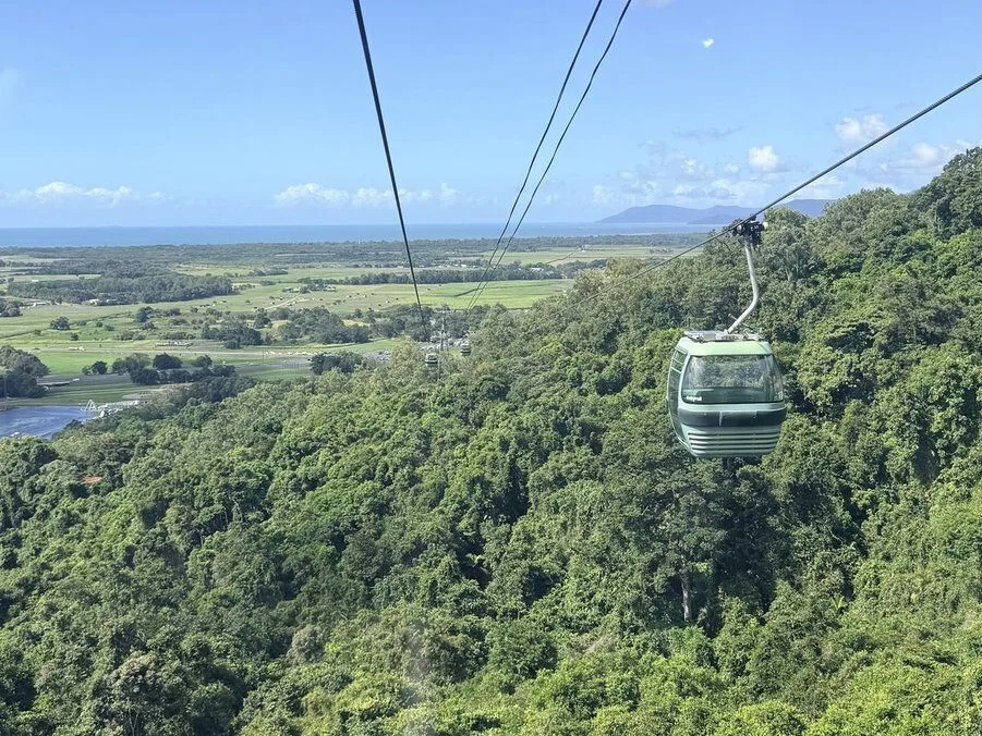 スカイレール　キュランダ村