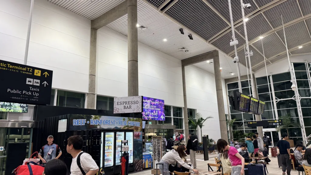 ケアンズ国際空港　早朝