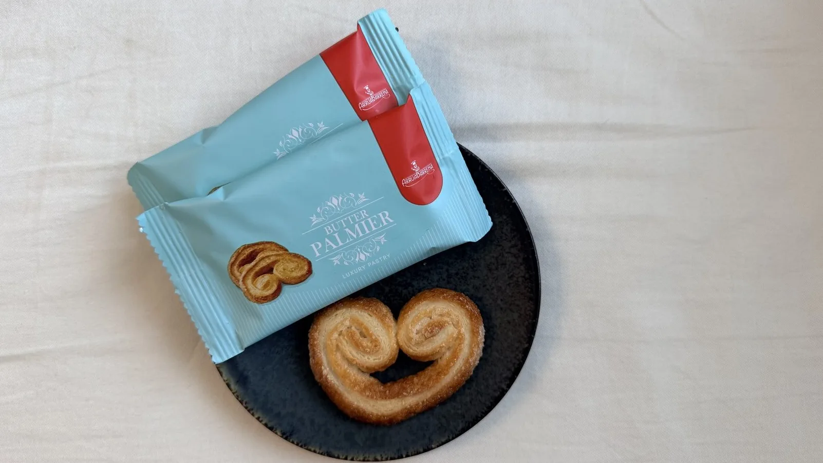 成城石井で購入したスペイン菓子 アルルバレーナ パルミエ 個包装 中身